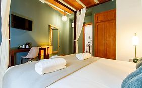 Les Monges Palace Boutique